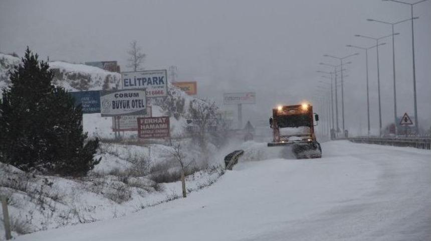 Karadeniz-i&ccedil; Anadolu Yolu Trafiğe Kapandı