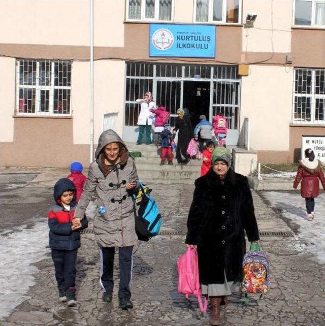 Tipi Ve Çığ Yüzünden Erzurum'da Ulaşım Durdu (3)