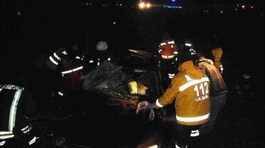 Salihli&rsquo;de Trafik Kazası: 1 &Ouml;l&uuml;, 2 Yaralı