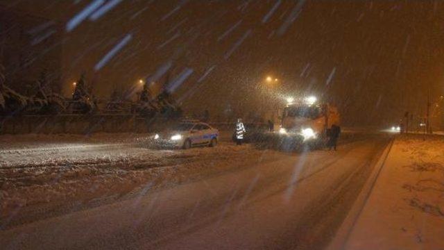 Bingöl, Tunceli, Elazığ'da Kar Yolları Kapattı