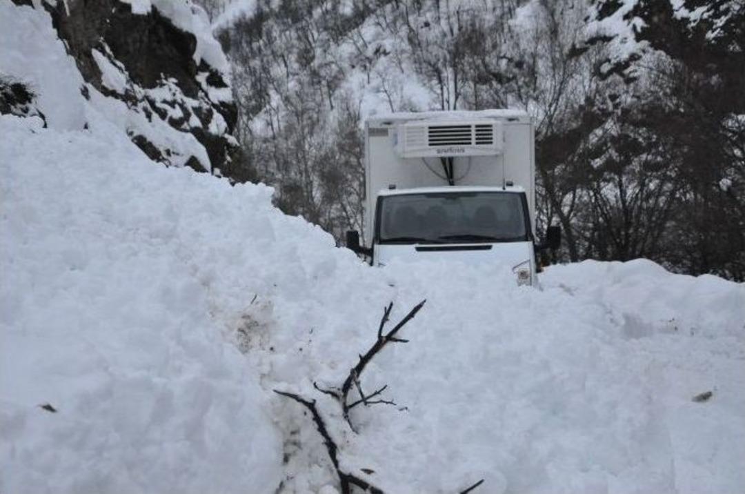 Tunceli-ovacık İl&ccedil;e Yolu &Ccedil;ığ Nedeniyle Ulaşıma Kapandı