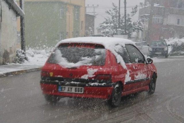 Zonguldak’ta Kar Yağışı Vatandaşı Sevindirdi