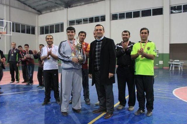 Bah&ccedil;esaray&rsquo;da Voleybol Turnuvası Sona Erdi 2