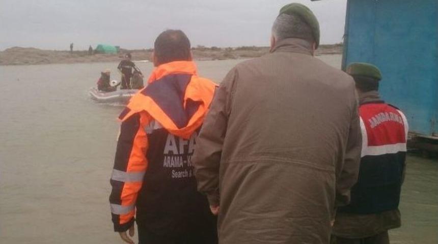 Denizde Mahsur Kalan 6 Kişi Kurtarıldı