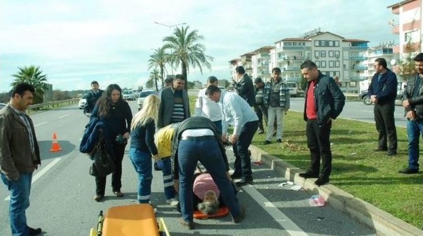 Kamyonet Elektrikli Bisiklete &Ccedil;arptı: 2 Yaralı