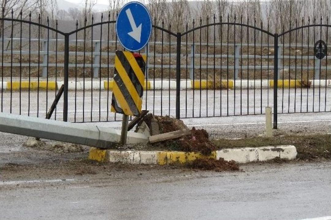 Kelkit&rsquo;te Şiddetli R&uuml;zgar