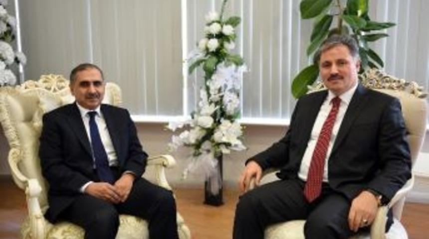 Elazığ Valisi &Ouml;mer Faruk Ko&ccedil;ak Başkan &Ccedil;akır&rsquo;ı Ziyaret Etti