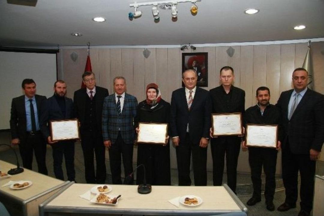 Altın Esnaflar Belgelerini Aldı