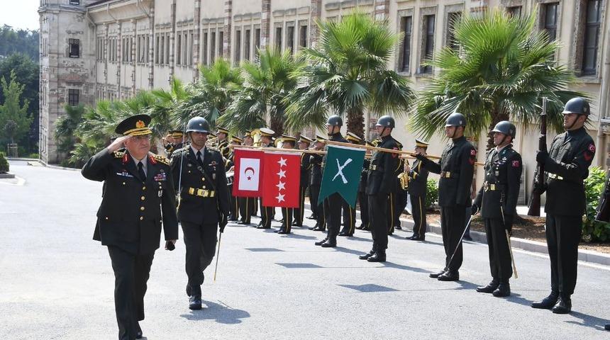 Orgeneral Yaşar Güler ve Ümit Dündar İstanbul'daki birlikleri inceliyor