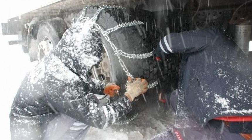 Ulaşıma Kar Engeli