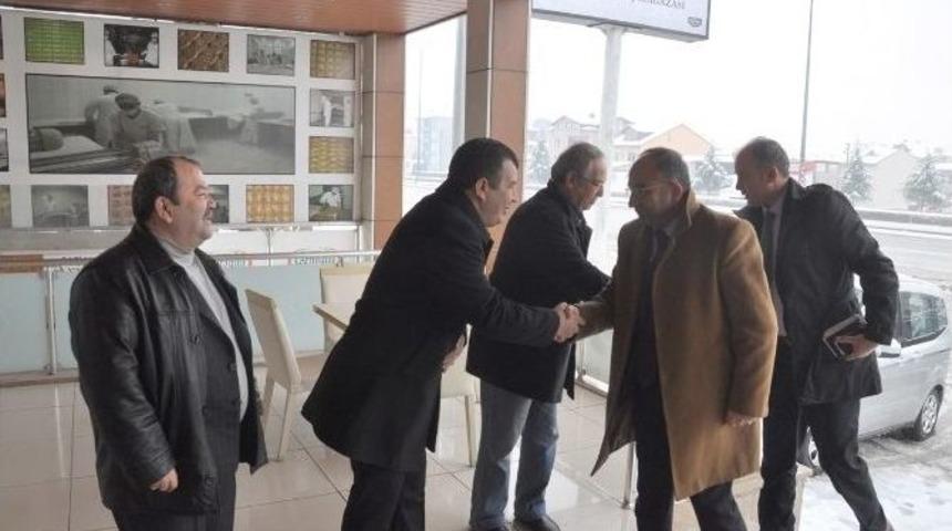 Başkan &Uuml;z&uuml;lmez, Gazianteplilerin Konuğu Oldu