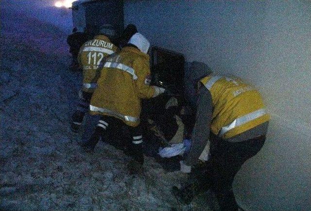 Erzurum’da Fırtına Yolcu Otobüsünü Devirdi: 10 Yaralı 2
