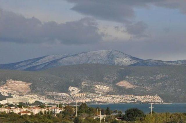 Didim'de Tepelere Kar Yağdı