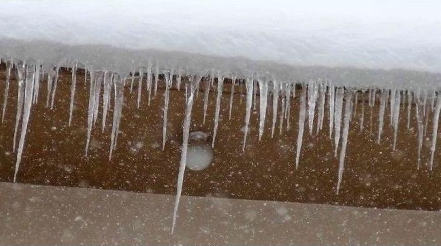 Simav Sıfırın Altında 7 Dereceyi G&ouml;rd&uuml;