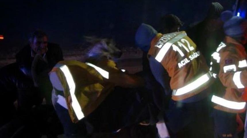 Tipi Ve &Ccedil;ığ Y&uuml;z&uuml;nden Erzurum'da Ulaşım Durdu (6)