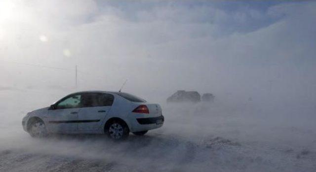 Tipi Ve Çığ Yüzünden Erzurum'da Ulaşım Durdu (7)