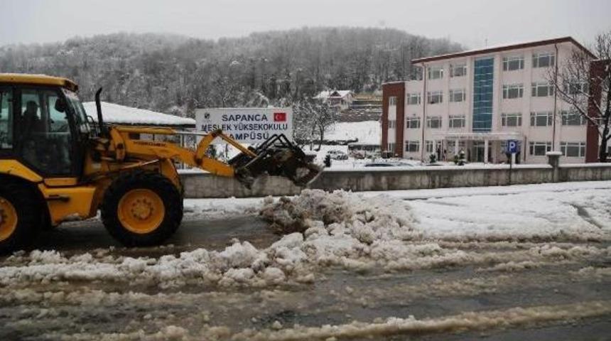 Sapanca'da 10 K&ouml;y Yolu Ulaşıma Kapandı