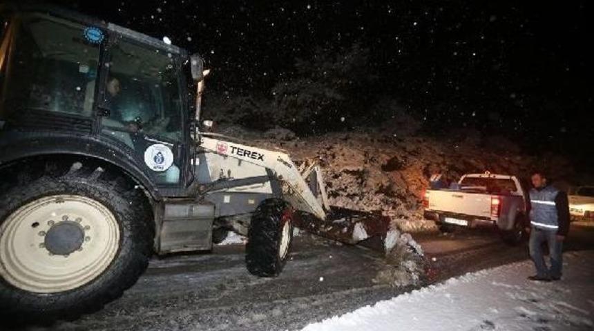 Kar Yağışı Koçarlı Ve Nazilli'de De Hayatı Olumsuz Etkiledi