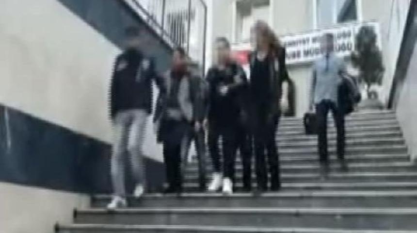 Bulgar Uyruklu 2 Kadın Japon Turistin &Ccedil;antasını &Ccedil;aldı