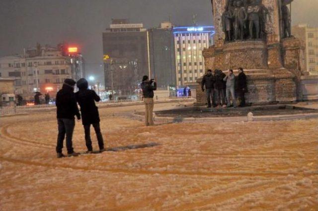 İstanbul'da Kar Etkili Oluyor (1)