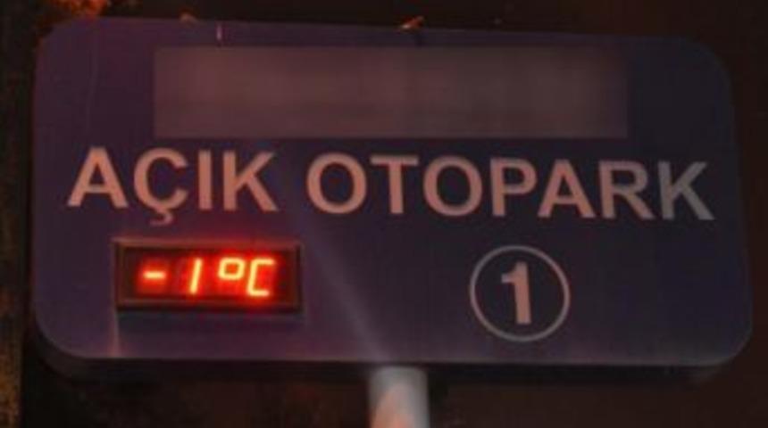 İstanbul'da Gece Ve Sabah Karşı Kar Etkili Oldu