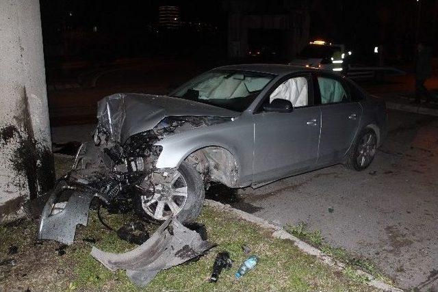 İzmir’de Trafik Kazası:3 Yaralı