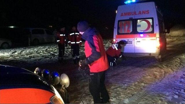 Hasta Kurtarmaya Giden Ambulans Kara Saplandı