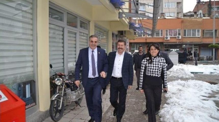 Ak Parti Milletvekilleri Sındırgı Ve Bigadiç’te Temaslarda Bulundu
