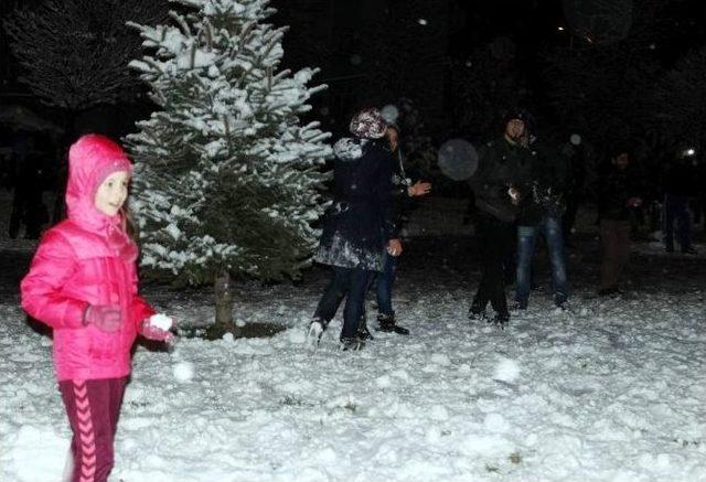 Kayseri’de Vatandaşların Kartopu Keyfi 2