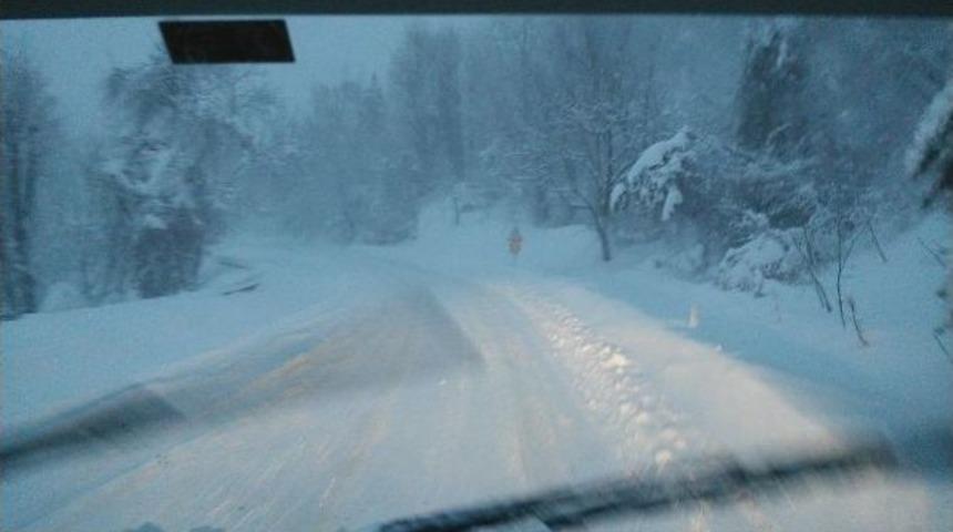 Bursa-orhaneli Yolunda Kar &Ccedil;ilesi