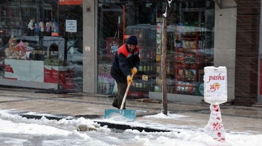 G&uuml;m&uuml;şhane&rsquo;de Yoğun Kar Yağışı