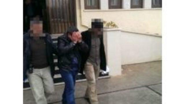 Aranan Şahıs Ehliyetsiz Araç Kullanırken Yakalandı