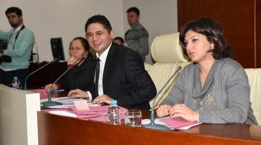 Aliağa Belediyesi 2015&rsquo;in İlk Meclisini Yoğun G&uuml;ndemle Tamamladı