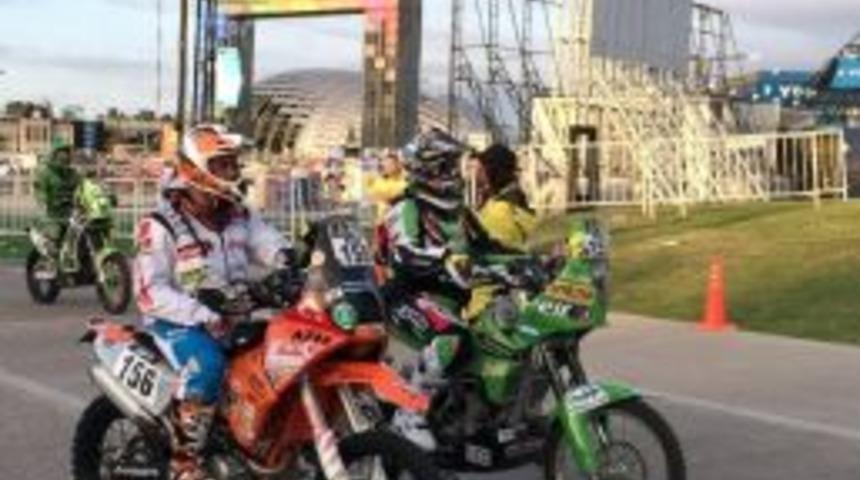Dakar Rallisi&rsquo;nde Şakir Şenkalaycı Ve Serkan &Ouml;zdemir Yola Devam Ediyor
