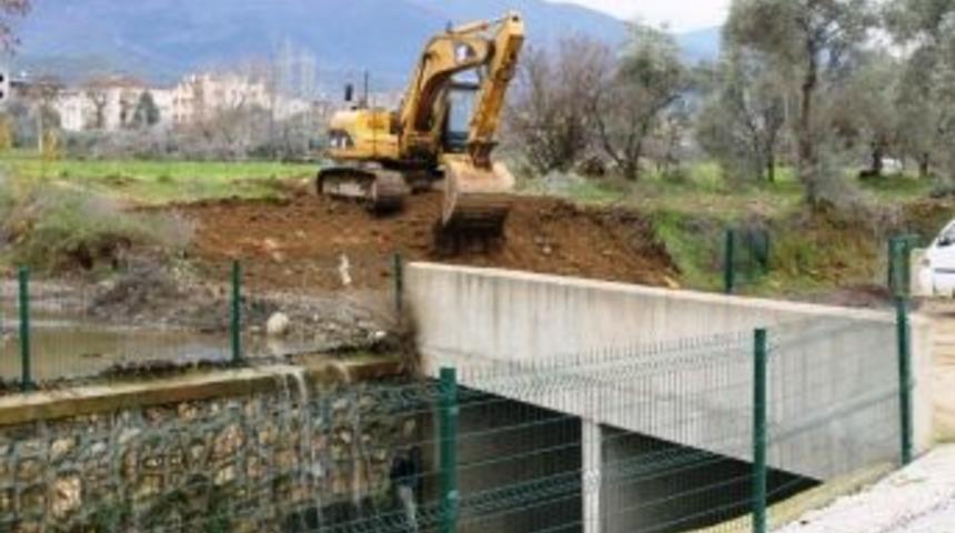 Beydağ Belediyesi&rsquo;nden Uzun Yolu Kısaltan &Ccedil;alışma