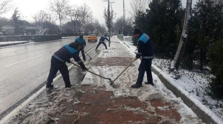 İstanbul&rsquo;da Buzlanmalara Karşı Tedbir Alındı