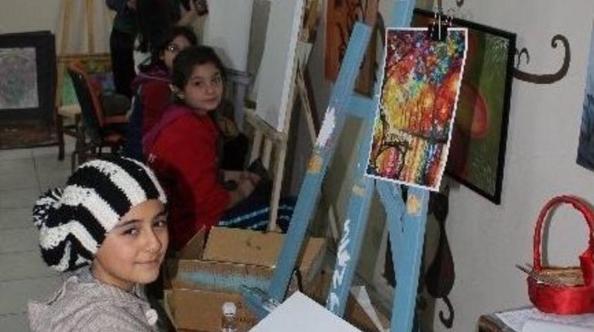 Antalya Gen&ccedil;lik Merkezi &Uuml;ye Sayısı İle Rekora Koşuyor