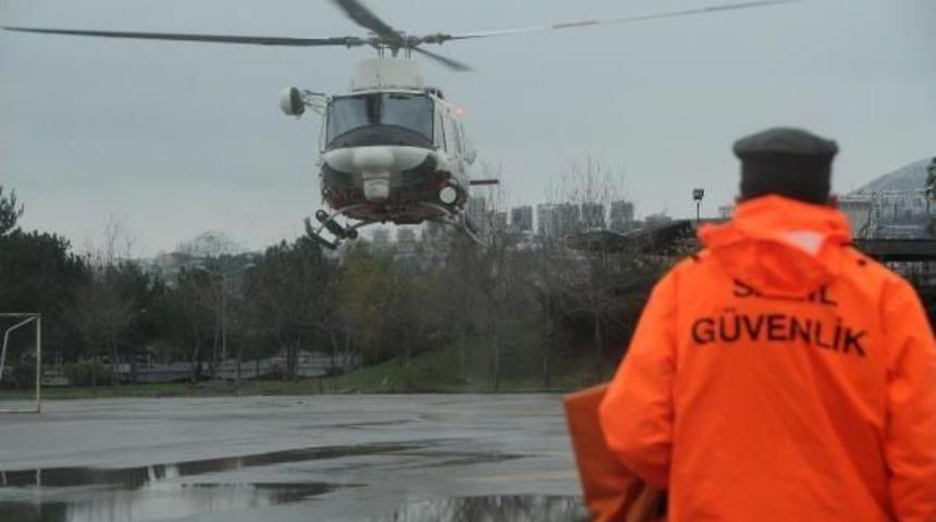 Samsun'da Kuru Y&uuml;k Gemisi Yan Yattı (2)