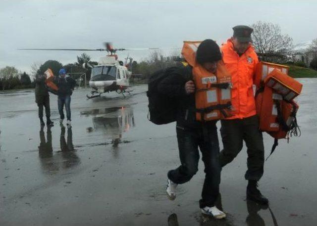 Samsun'da Kuru Yük Gemisi Yan Yattı (2)