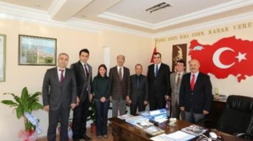 Kaş&uuml;st&uuml; &Ccedil;pal &Ouml;ğretmenleri Avrupa Yolunda