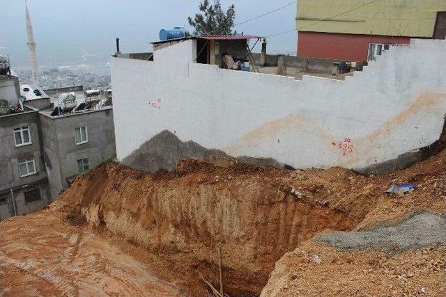 Temel Kazısı Vatandaşları Korkuttu