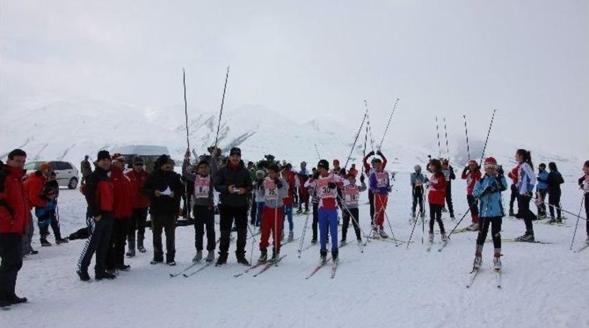 Kul&uuml;pler Arası Kayak İl Birinciliği Yarışması