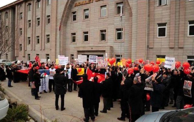 Protestoya Gösterisi Yapanlara 'hakaret' Soruşturması