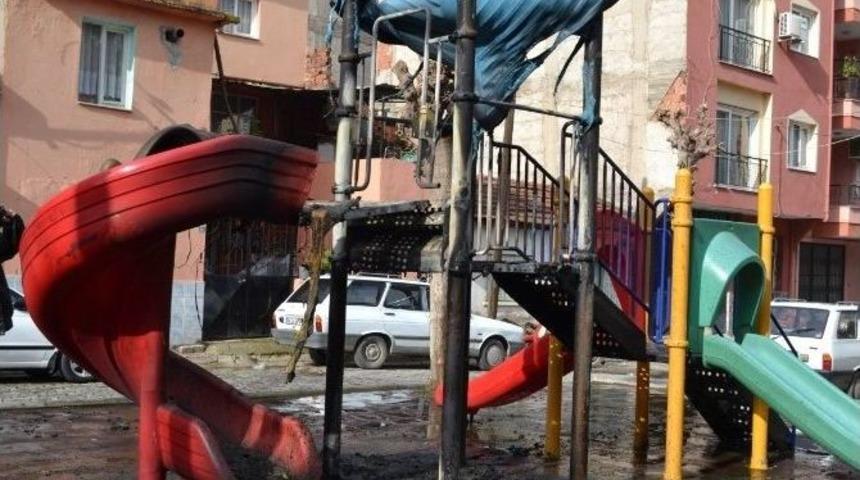 G&uuml;peg&uuml;nd&uuml;z &Ccedil;ocuk Parkını Yaktılar