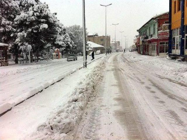 Kayseri'de Kar Yağışı Ulaşımı Etkiledi (3)