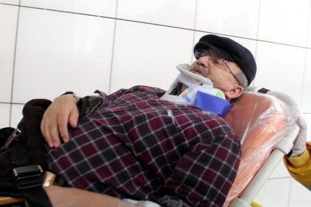 Kayseri de Karlı Yolda Minibis Devrildi: 3 Yaralı 1