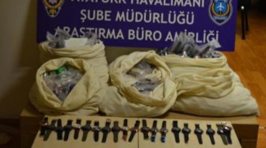 Atat&uuml;rk Havalimanı'nda 1300 Ka&ccedil;ak Saat Yakalandı