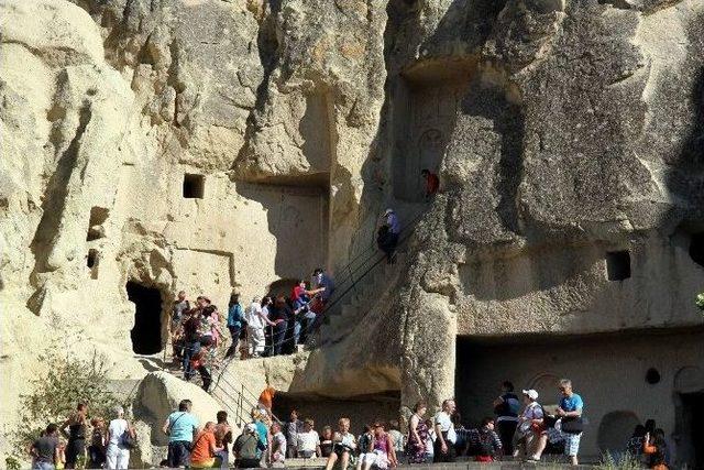 Kapadokya Bölgesini 2014 Yılında 2 Milyon 852 Bin Turist Gezdi