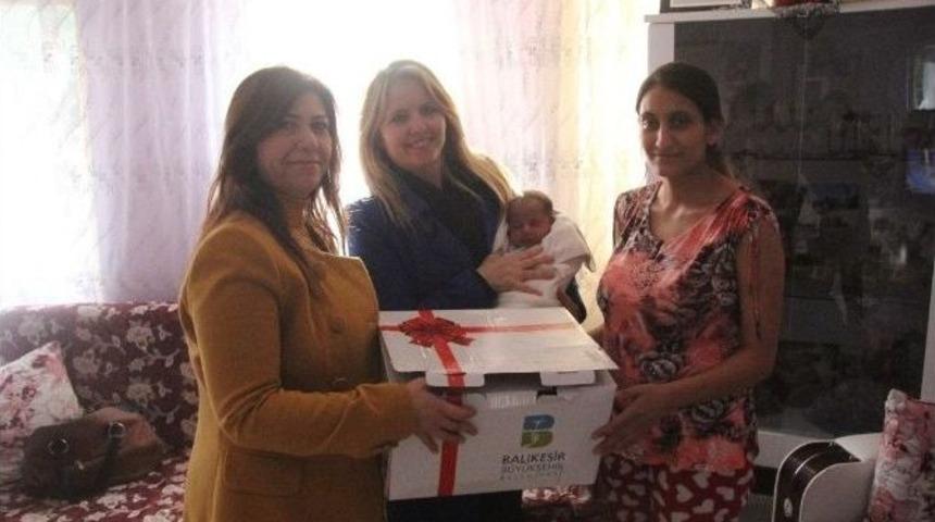 Burhaniye Belediyesi&rsquo;nde Merhaba Bebek Projesi