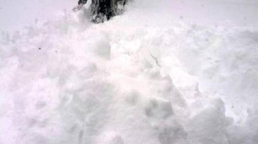 Dağda Mahsur Kalan Iş&ccedil;iler Kurtarıldı